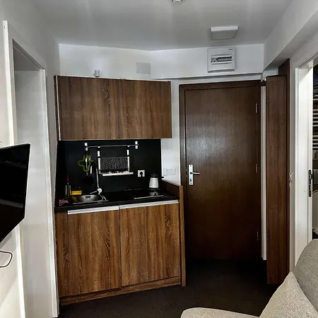 Konaci 25 * Kopaonik